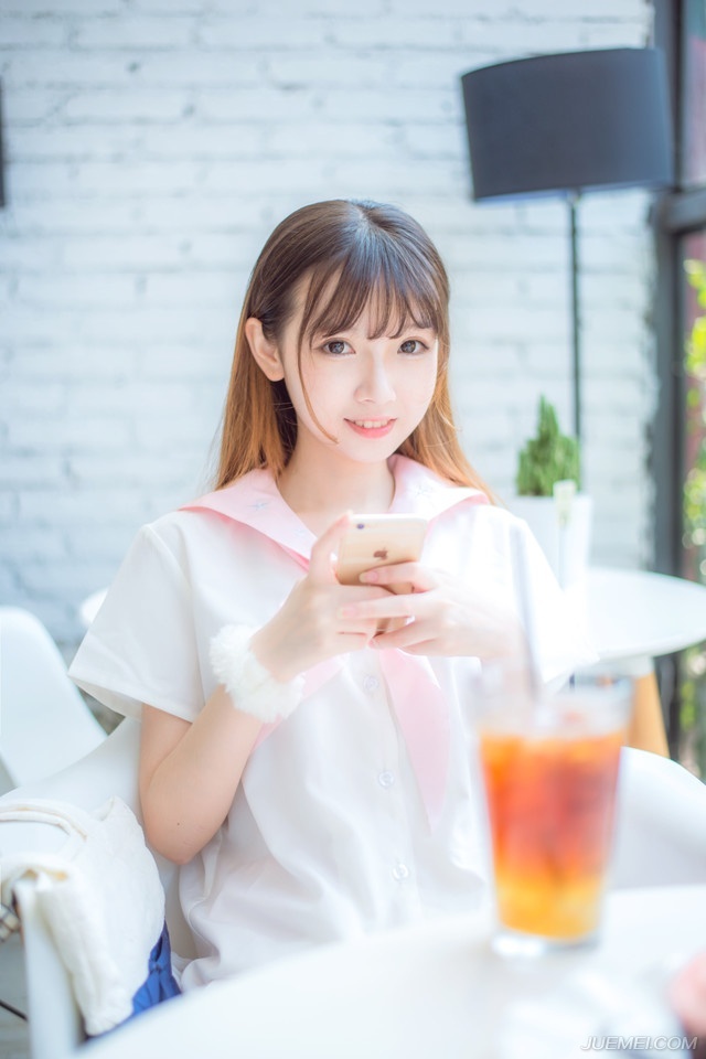 “公衡可是有计策教我？”刘璋见黄权出来，面色不由一喜，虽然之前他也搞过黄权，但黄权一直以来都是蜀中的忠臣，应该……大概……会帮自己分忧吧。